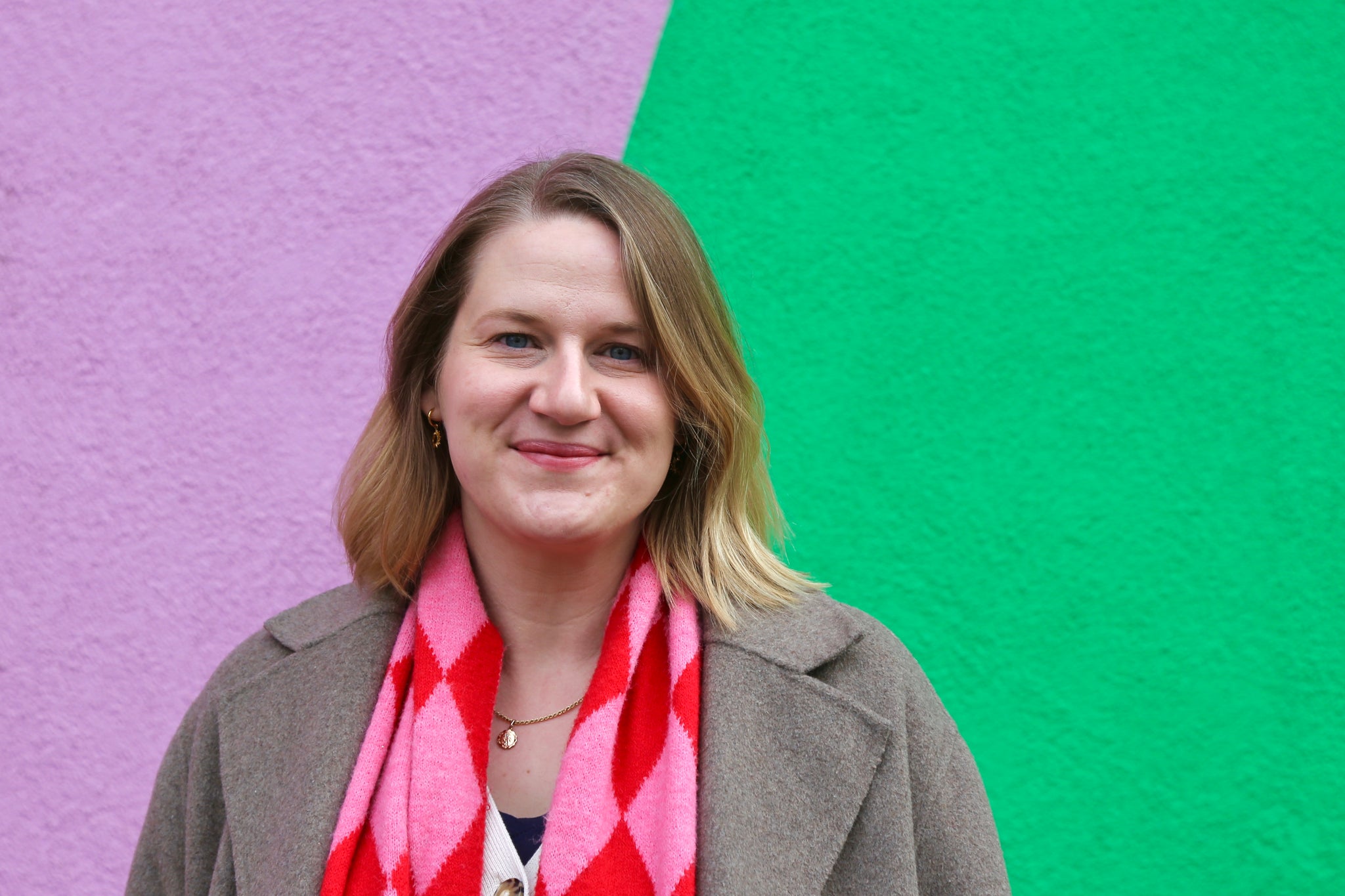 Adults’ sewing and sewing machine workshop at Maker Studio , tutor guided participants on sewing machines to create personalised boxy wash bags, choosing their own fabrics, zips and handles in a relaxed creative setting in Eastbourne