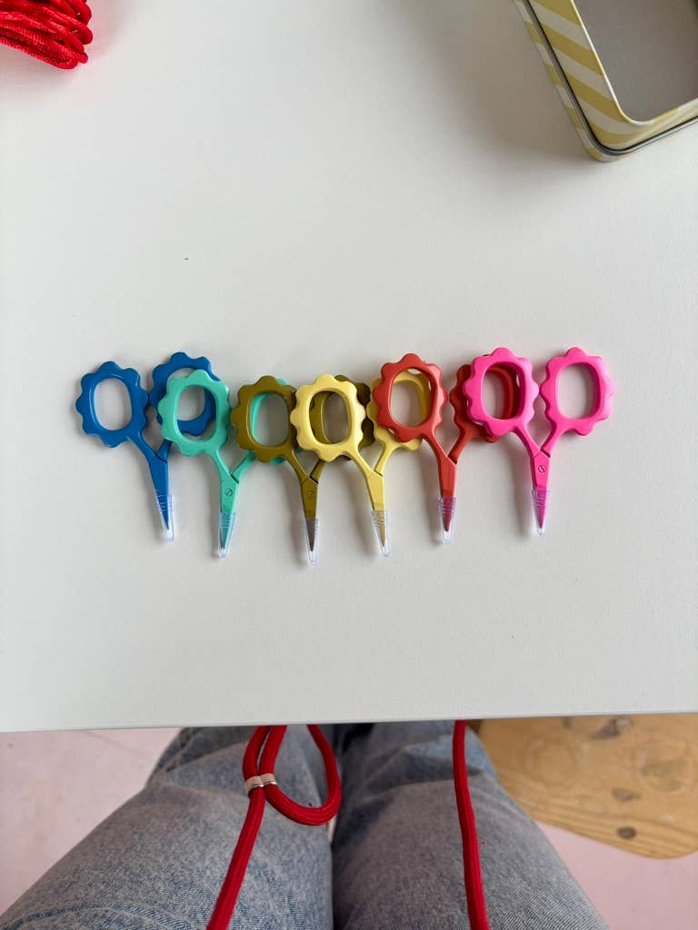 Cotton Clara Craft Kits & Supplies - Mini Sunflower Embroidery Scissors