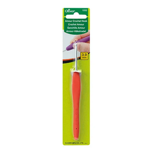 Clover Amour crochet hooks