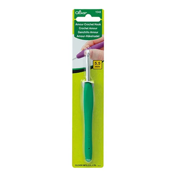 Clover Amour crochet hooks