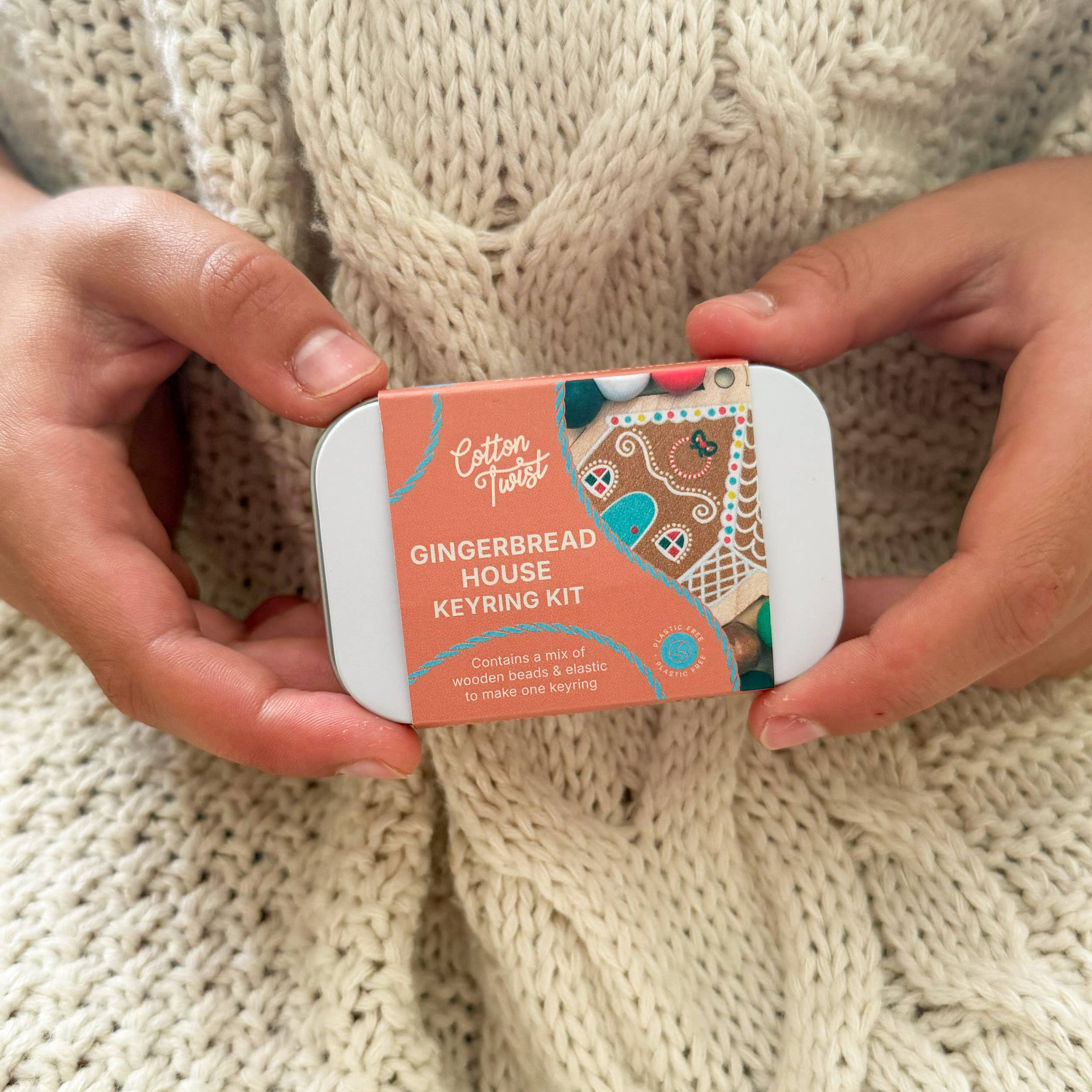 Cotton Twist  - Gingerbread House Keyring Gift Kit